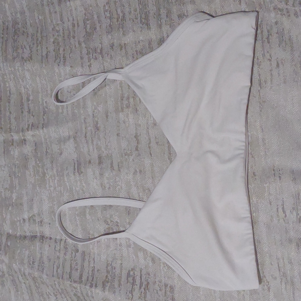 Aritzia | White Sports Bra Light Support